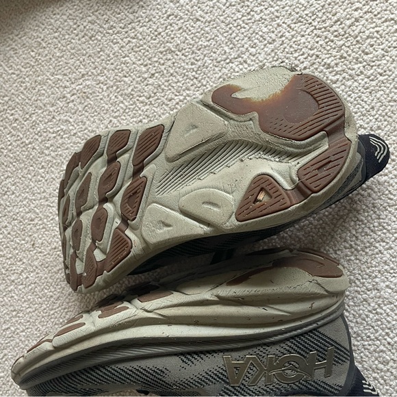Men’s Hoka shoes - Picture 4 of 4